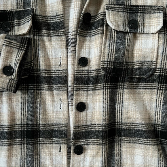 Women’s Plaid Jacket - Picture 4 of 8